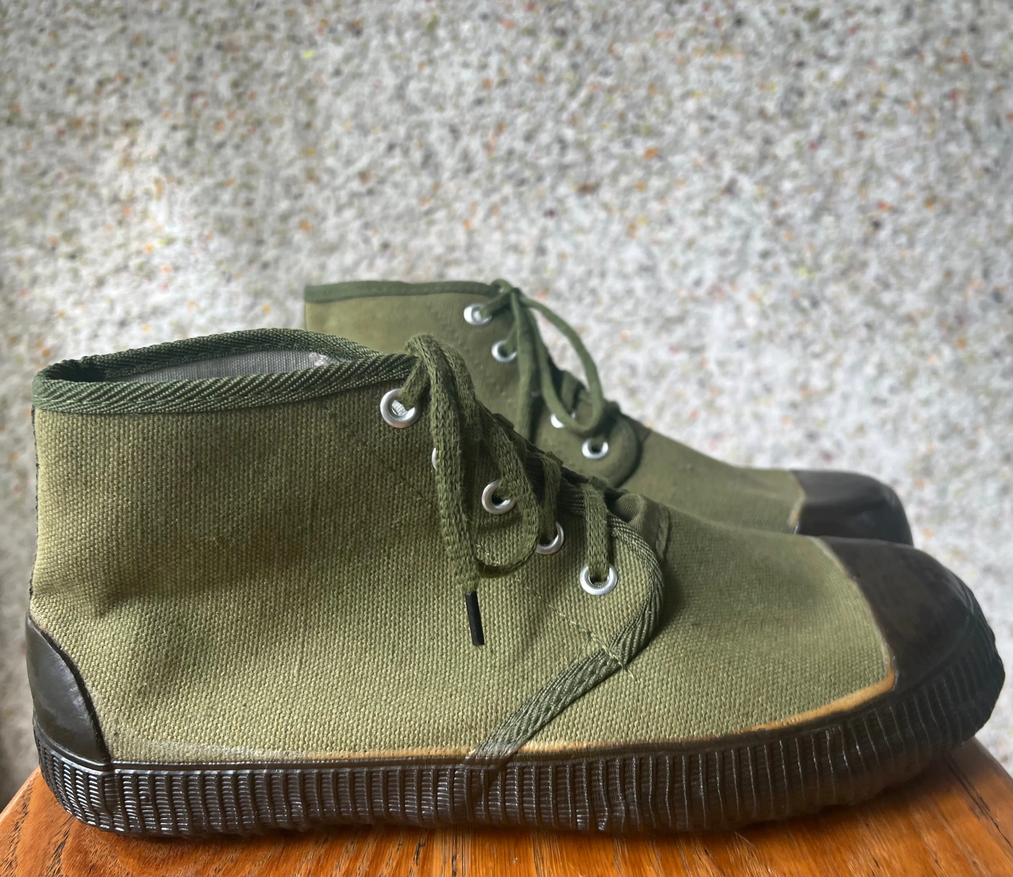 80s Olive drab canvas military shoes