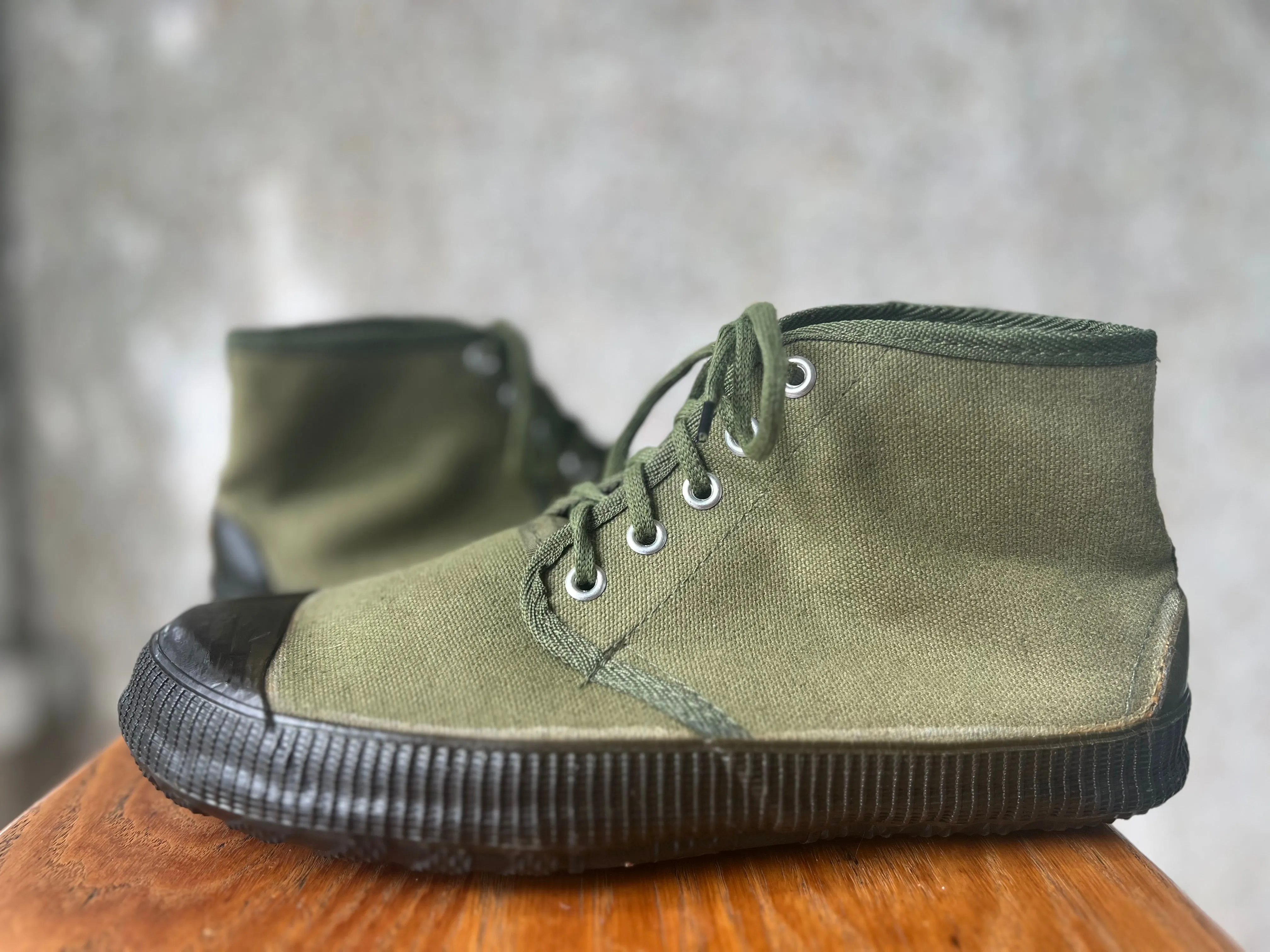 80s Olive drab canvas military shoes