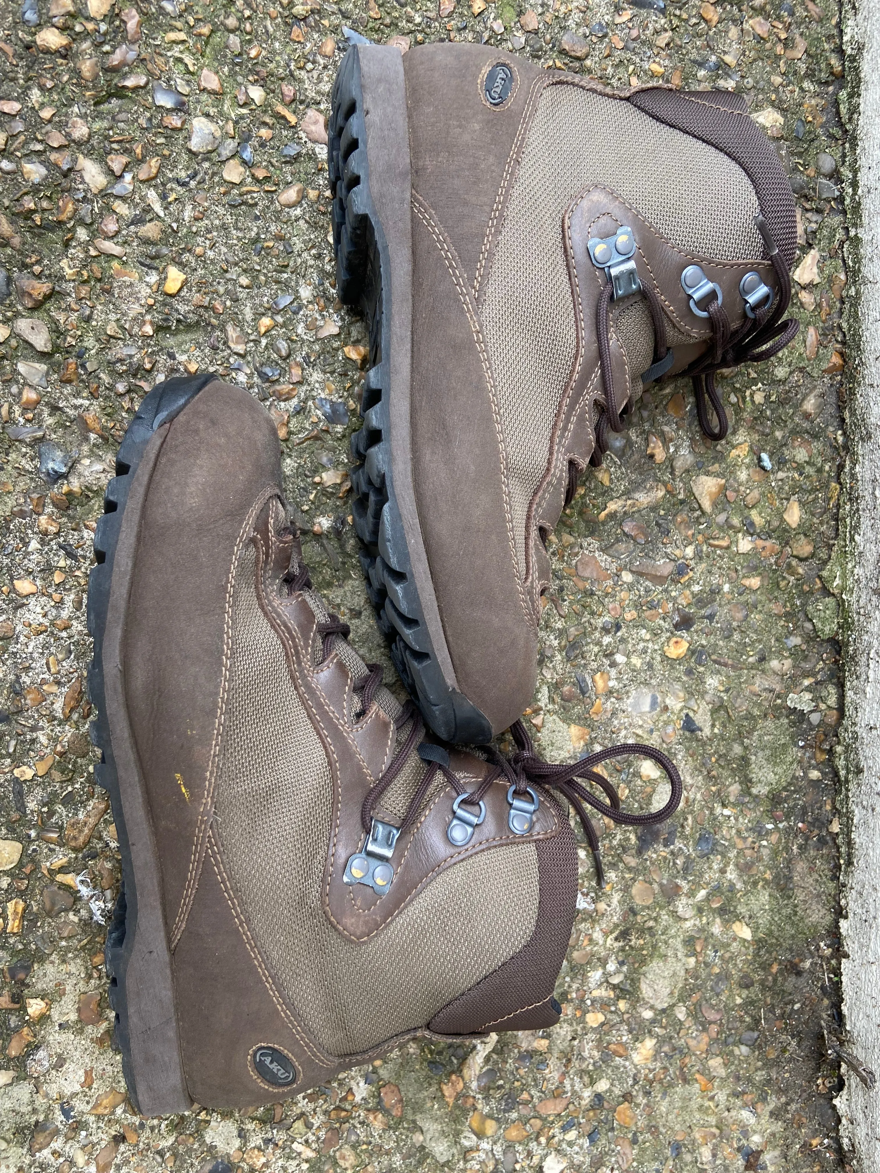British Army Issue AKU Combat  Boots Grade 1 used condition