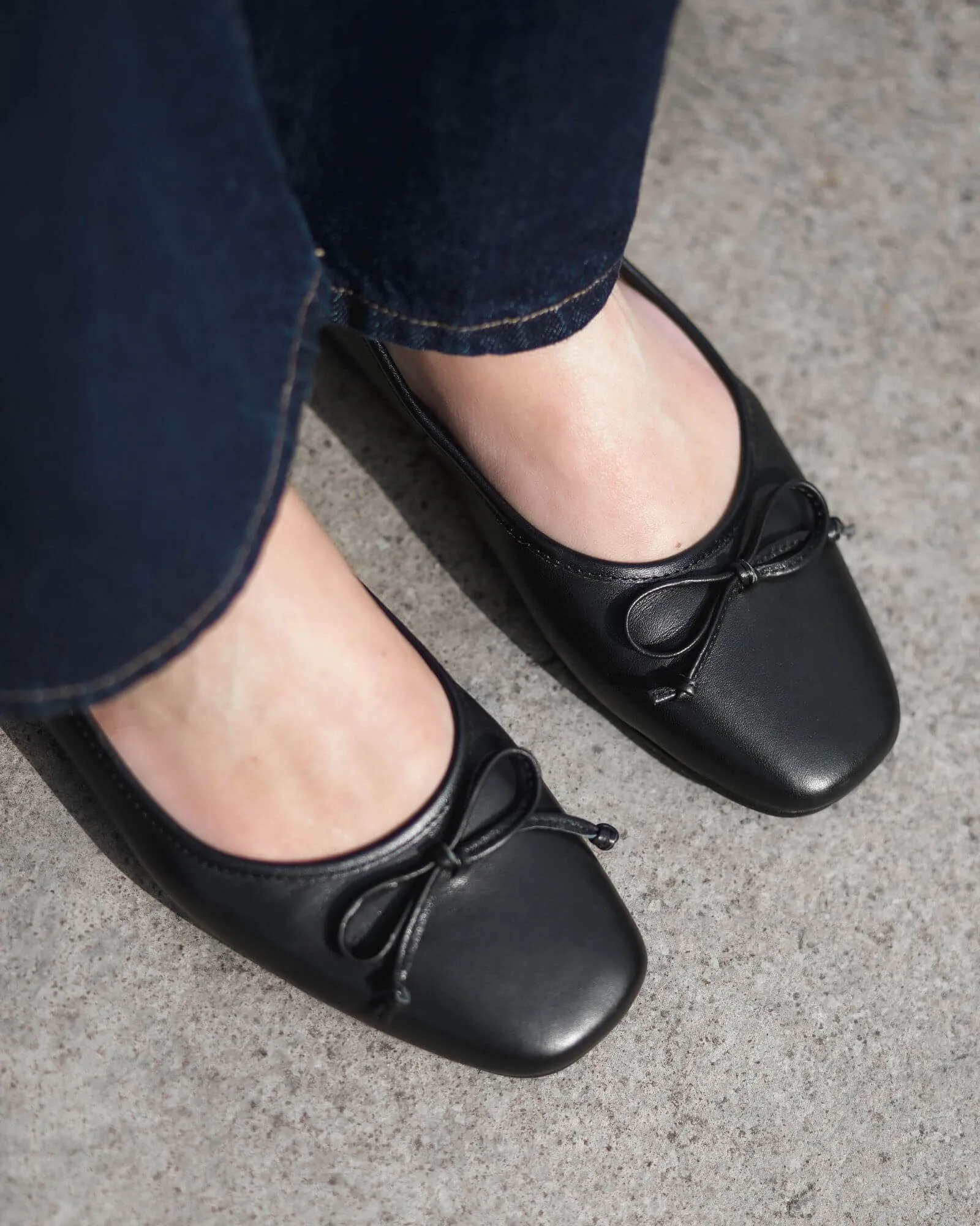 GILLOT BALLET FLATS BLACK LEATHER