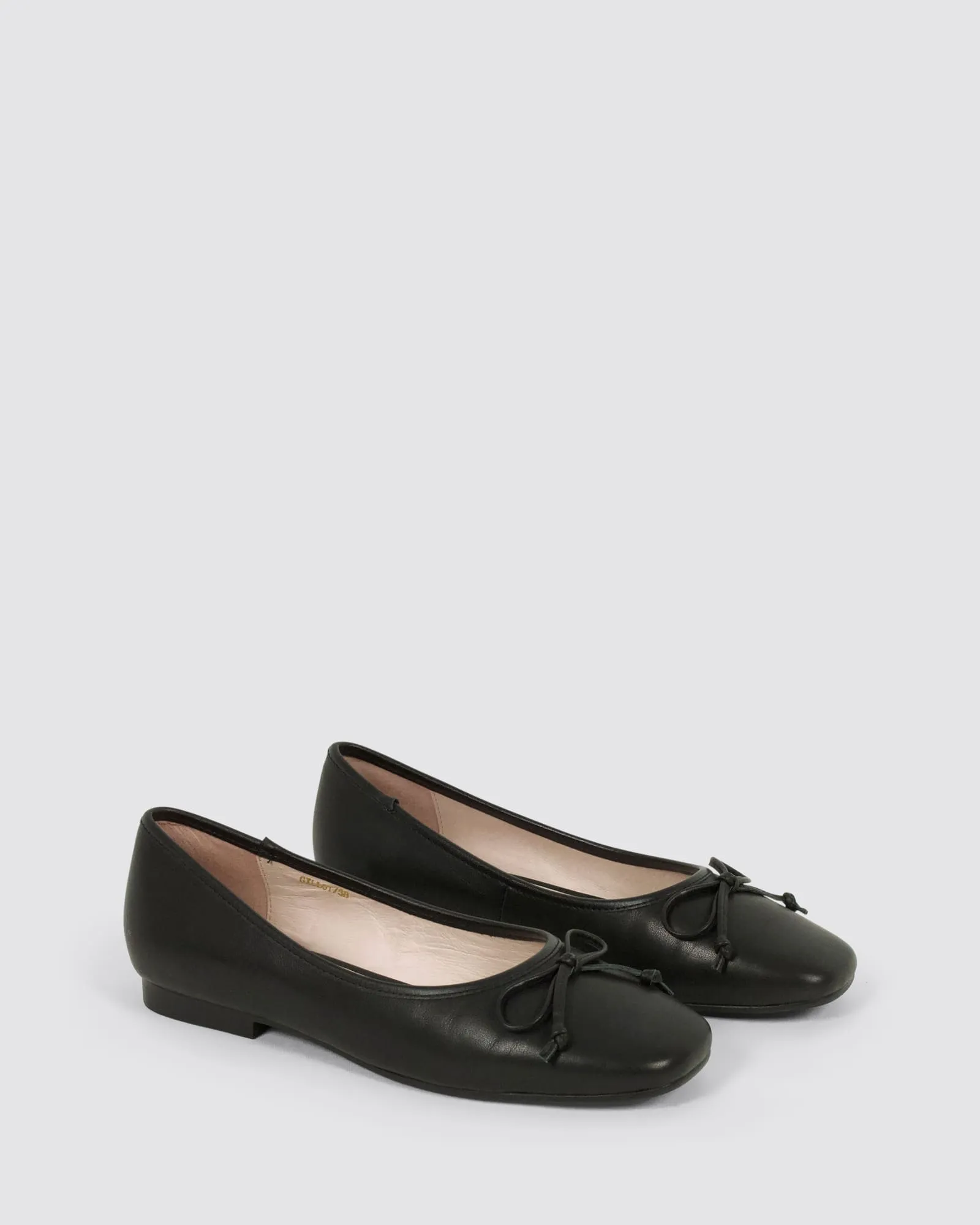GILLOT BALLET FLATS BLACK LEATHER