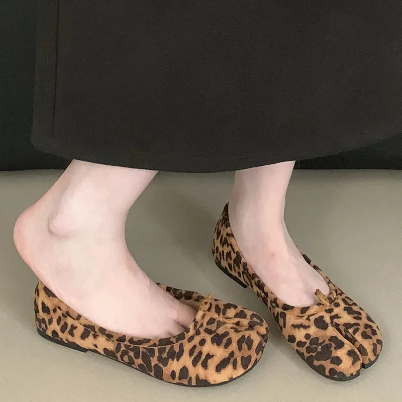 LIZAKOSHT  -  Autumn Women Flat Shoes Fashion Split Toe Shallow Slip On Mary Jane Shoes Soft Flat Heel Outdoor Dress Single Shoes New