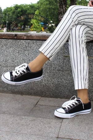 Men's Black Canvas Low-Top Sneakers with White Laces - Wessi