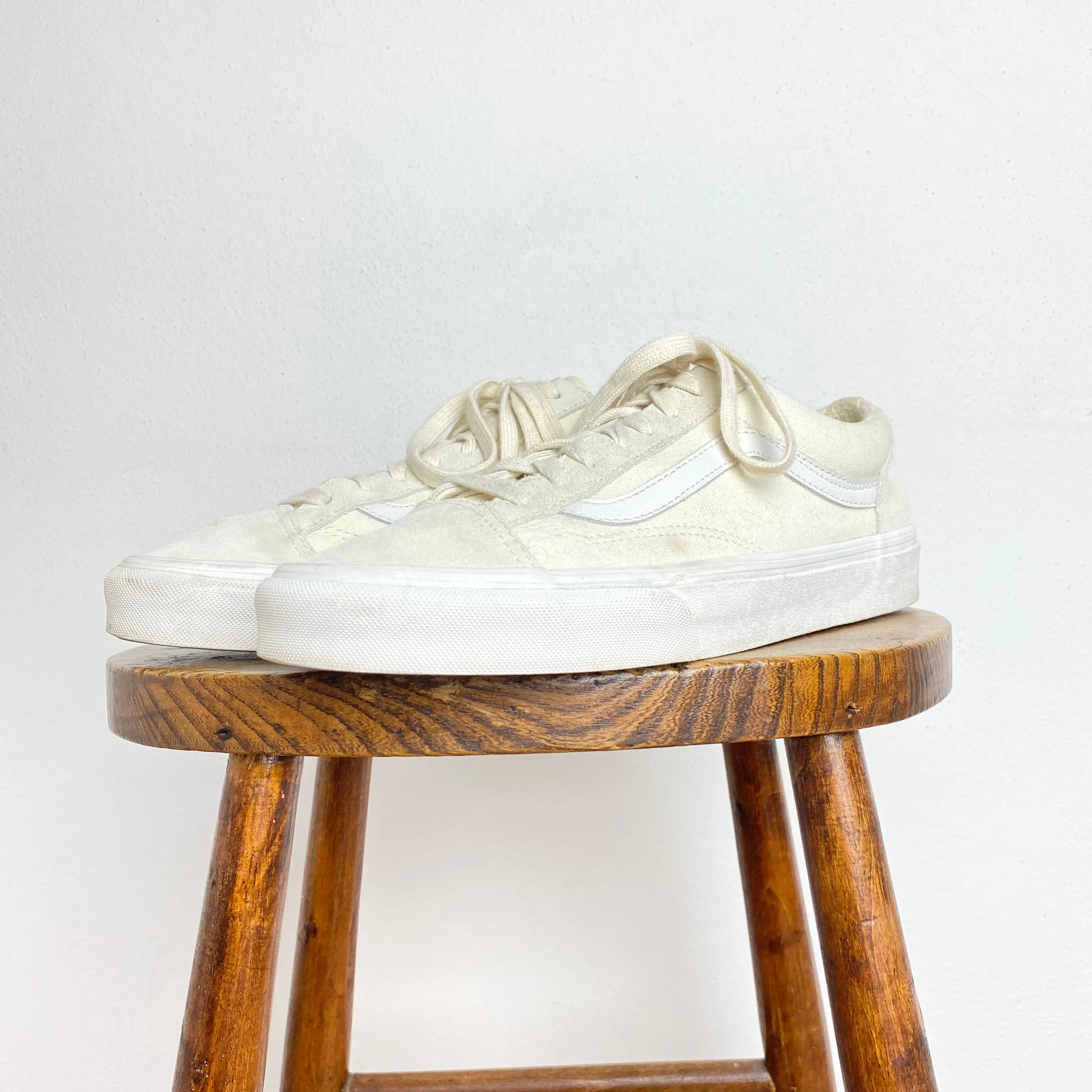 Old Skool Lace-up Sneakers #576