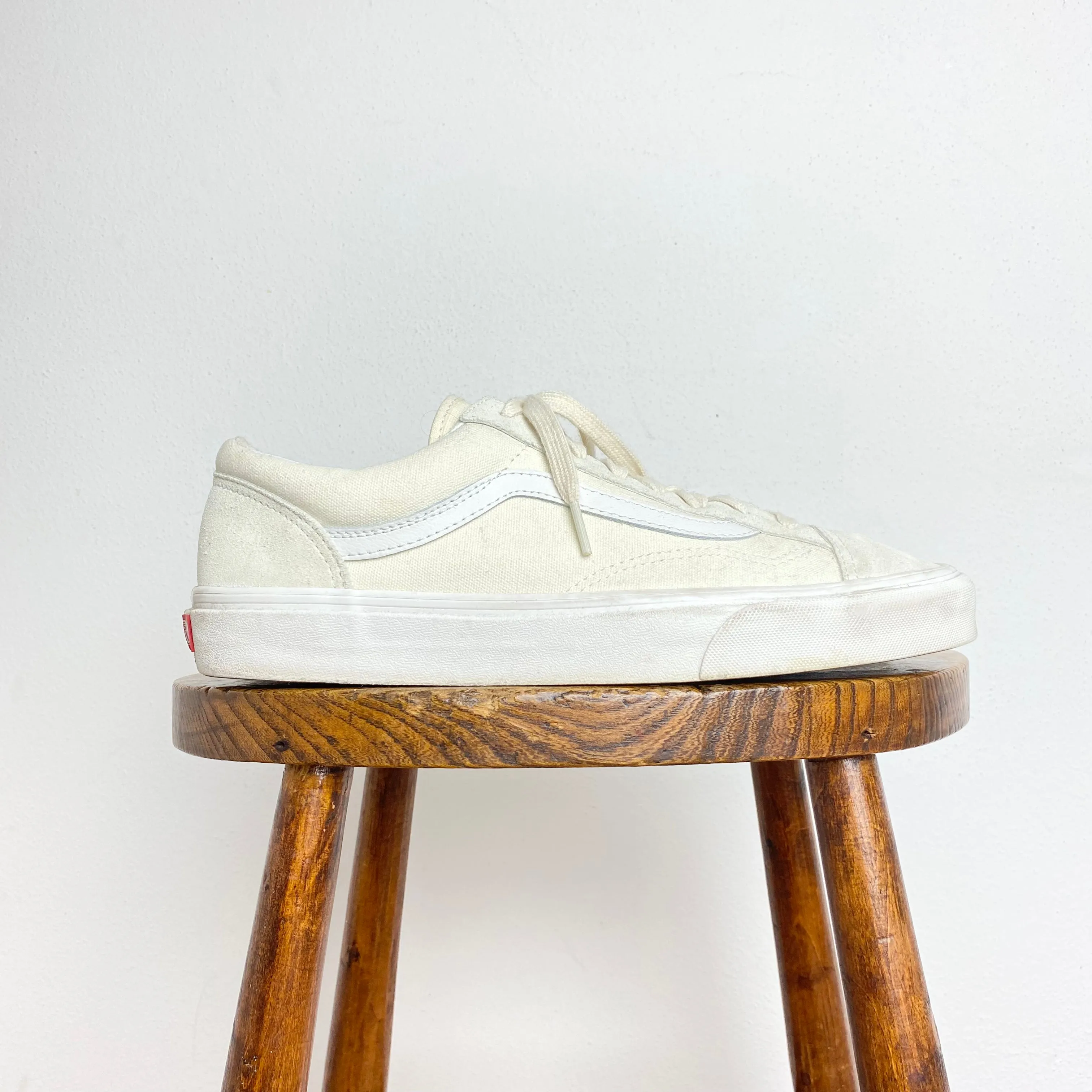 Old Skool Lace-up Sneakers #576