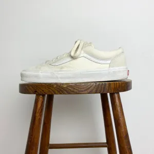 Old Skool Lace-up Sneakers #576