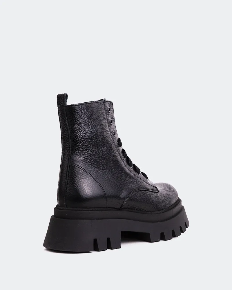 Sainz Black Leather