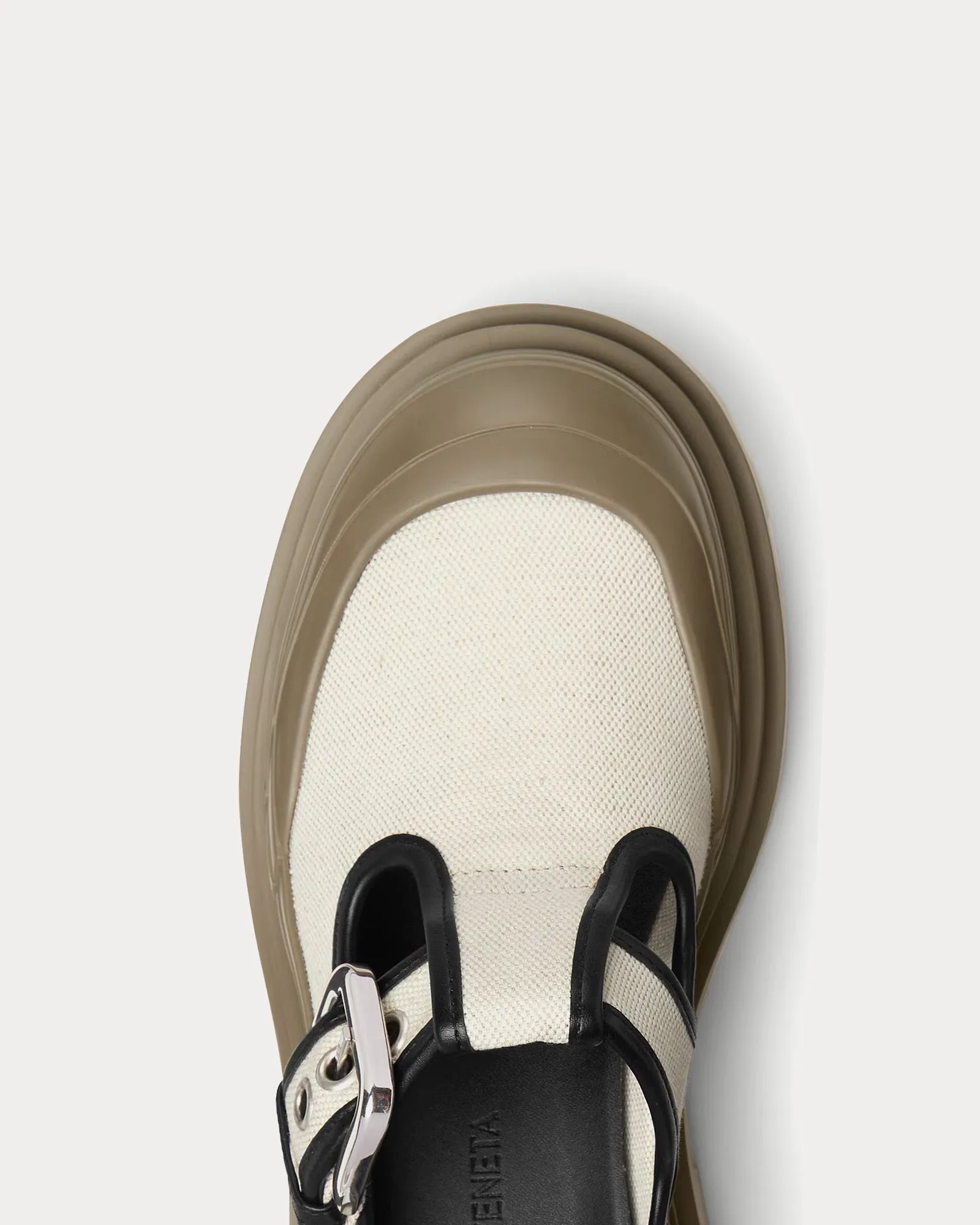 Trek Mary-Jane Natural / Black / Liana Slip Ons