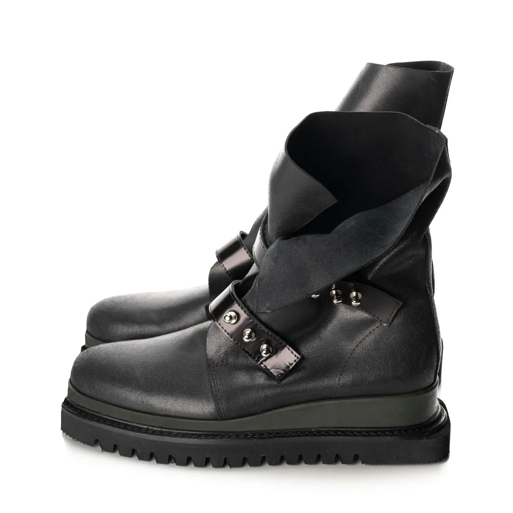 Urban 3 black leather boots