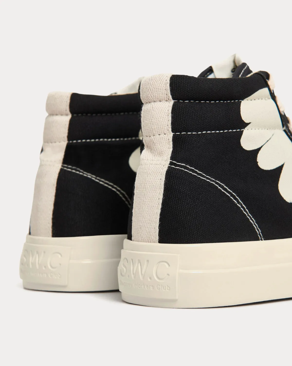 Varden Shroom Hands Black / Ecru High Top Sneakers